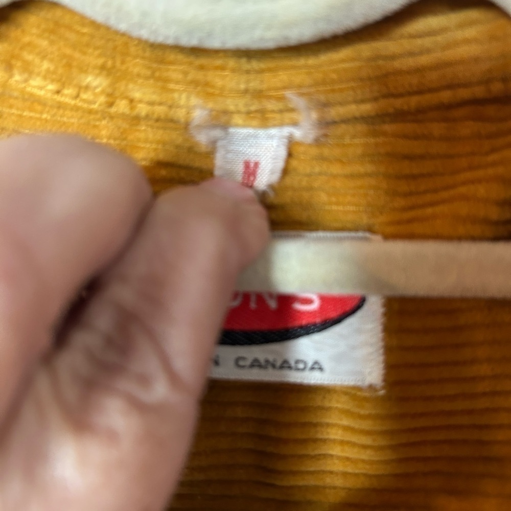 Vintage Eaton’s corduroy jacket size M in mustard yellow. - Picture 8 of 8